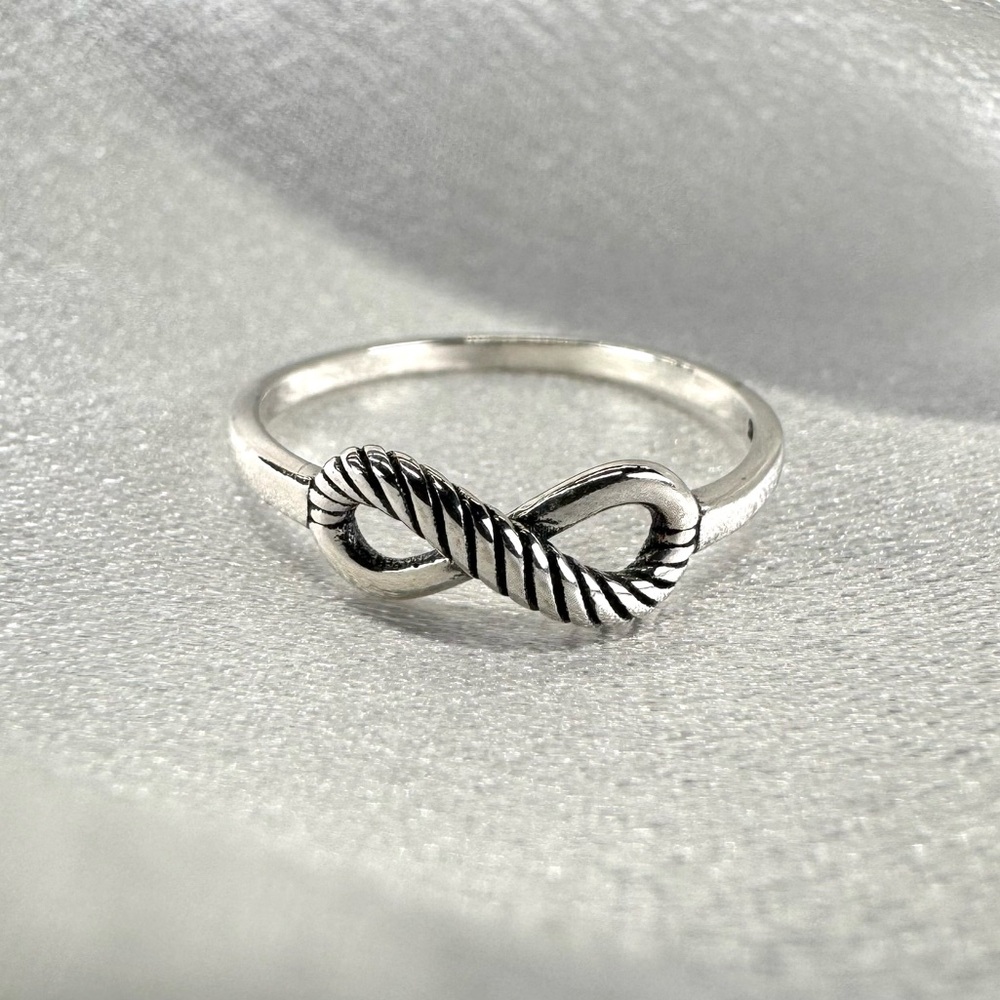 925 Sterling Silver Infinity Rope Ring w/ polishing cloth Size 6 NEW